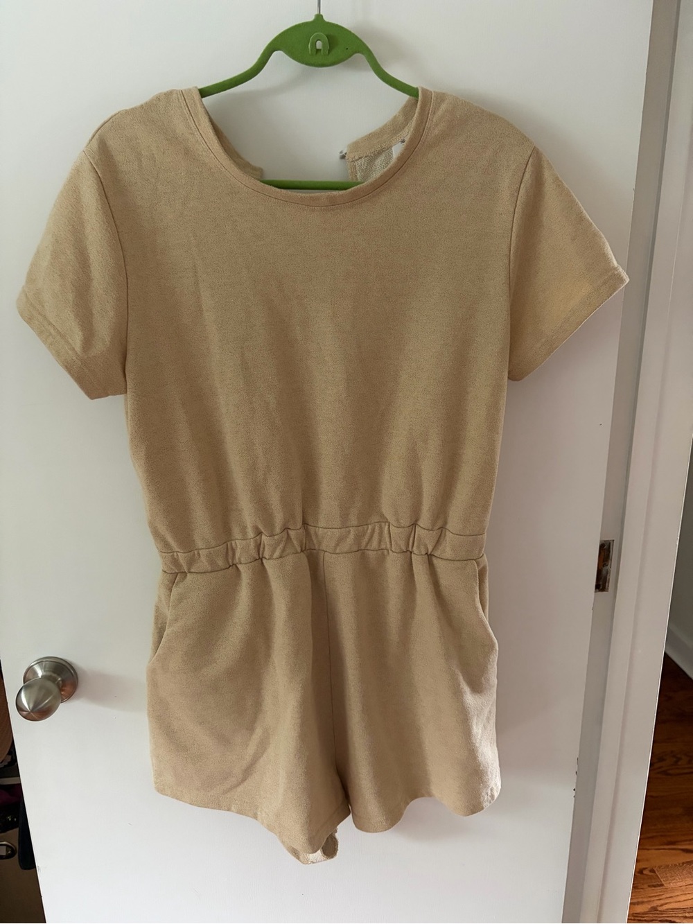 Smash and Tess - Casual Short-Sleeve Beige Romper